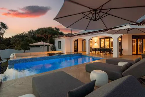 Villa exclusiva en Marbella con encanto mediterráneo y entorno privilegiado