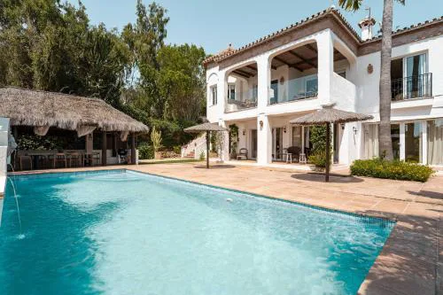 Villa Los Olivos Boho Style Pool Tranquile