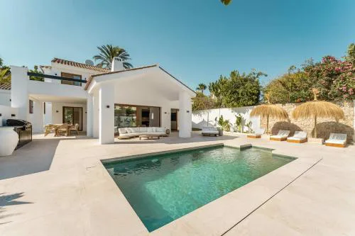 Villa Marbesa I Beach Pool Gym Cinema Outdoor BBQ Parking