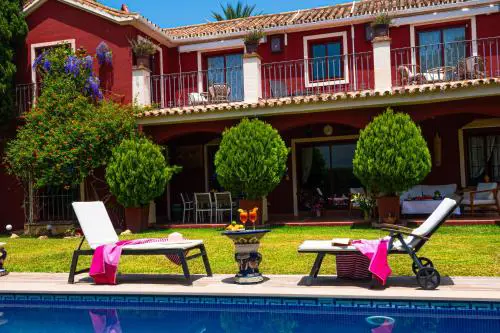 VILLA NABRISA MARBELLA, 5 BEDROOM, PRIVATE POOL, GARDEN, BBQ