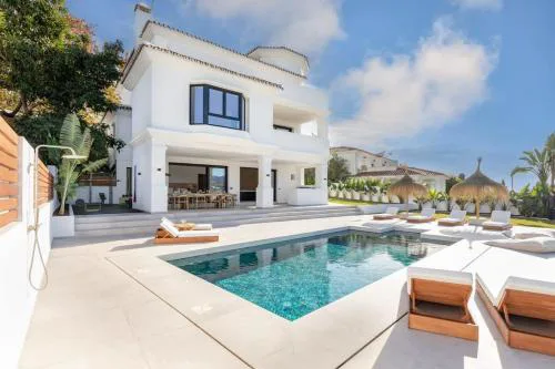Villa Vega Luxury Living Premium Features Gym Jacuzzi