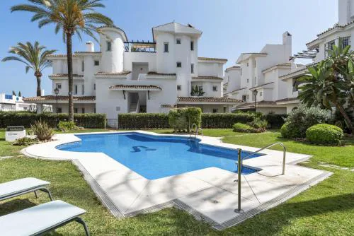 VIVI Homes - Tres Naranjos - Penthouse - pool - terrace