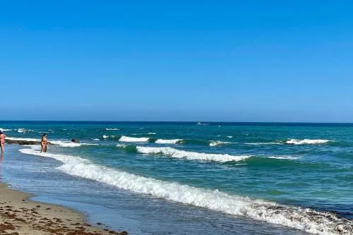 4New, 2 bed 2 bath Apartment Built 2024 with Community Pool and local beach