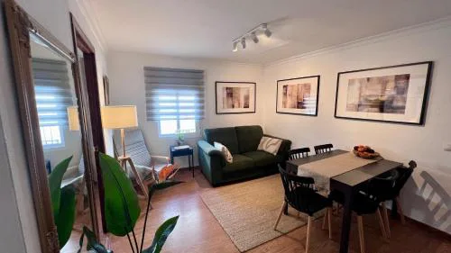 Cozy Historical Andalusian 3BR House Peachy Stays