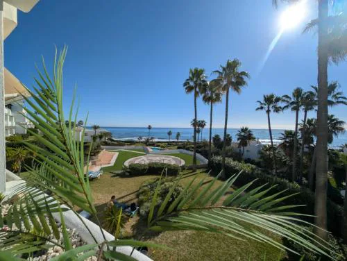 Miraflores beach sunrise view 1 bedroom apartment.
