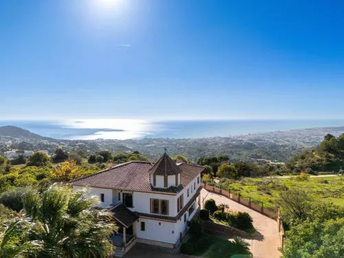Villa piscina privada, vistas al mar y montaña
