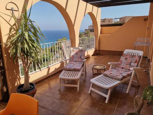 Beautiful Penthouse with see view