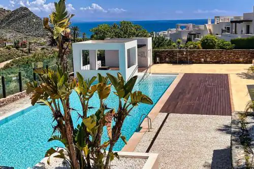 House Luxe - Macenas Resort Piscina