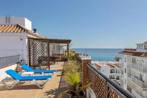 1 bedroom Penthouse with Pool access, Nerja centre