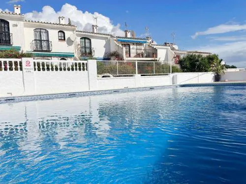 AP410 Azure House