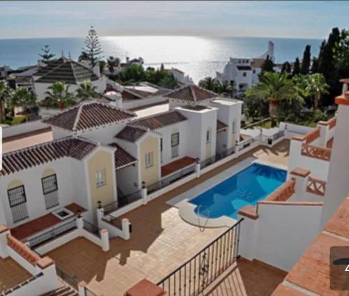 APARTAMENTO BONITO EN PINAL DEL MAR NERJA