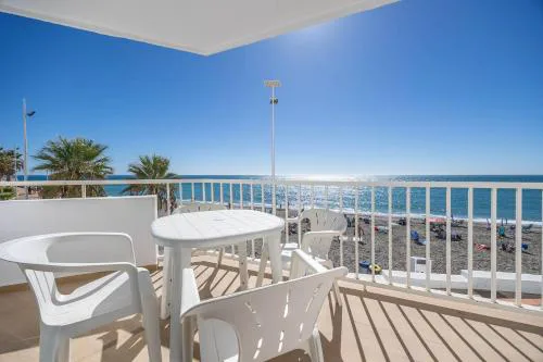 Apartamento vacacional en edificio Torresol, primera linea de playa