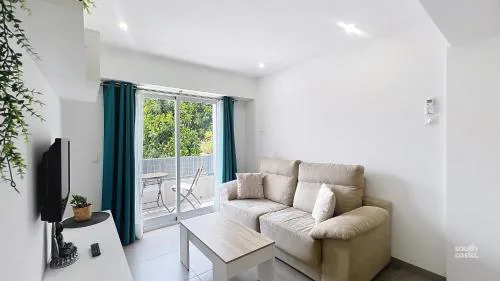 Modern Central Apartment by South Costa