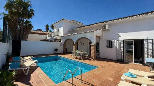 Nerja Paradise Rentals - Villa Las Dalias