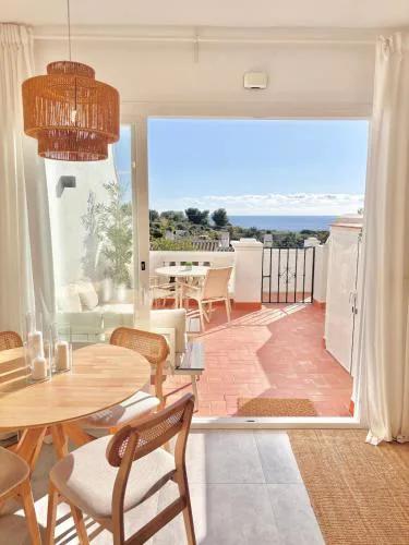 New apartment with Sea View, Big Terrace & Pools