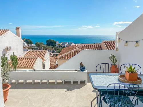 Newly renovated apartment in Nerja with huge pool