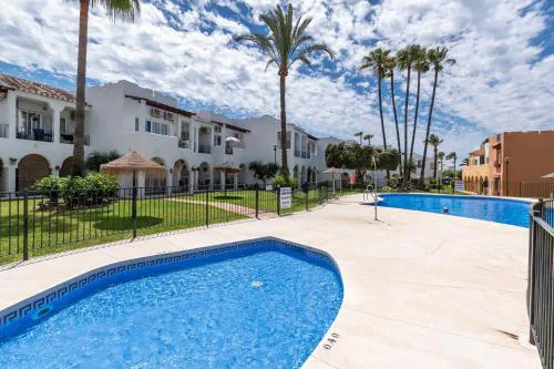 Renovated apartment on beachside with pool
