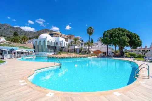 Two Bedroom with Large Terrace and Views in Capistrano, Nerja