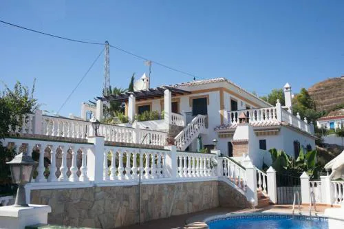 VILLA CEREZO