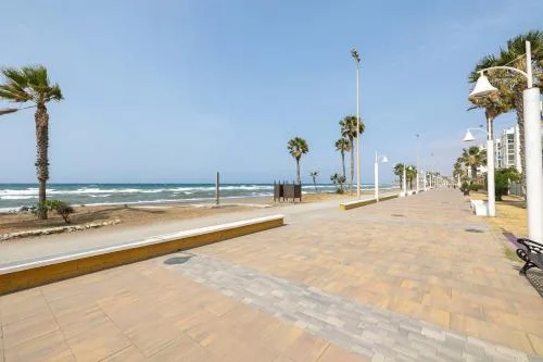 Amazing front sea view apartment