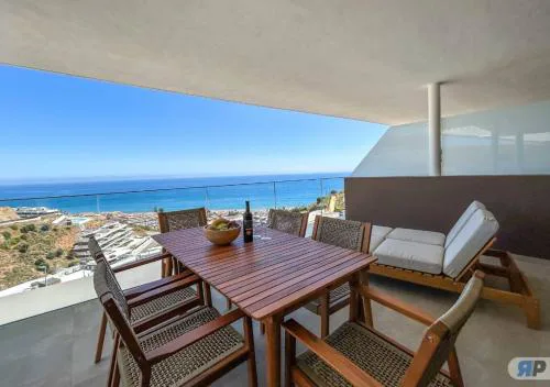 Apartamento deluxe con terraza y vistas al mar 008