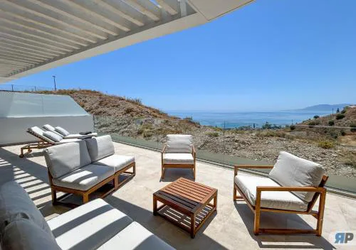 Apartamento deluxe con terraza y vistas al mar 011