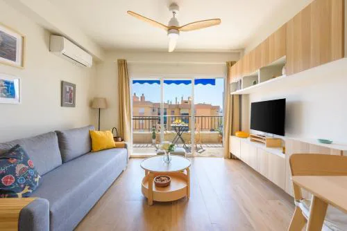 WintowinRentals Charming Apartment with Sunny Terrace near the Sea