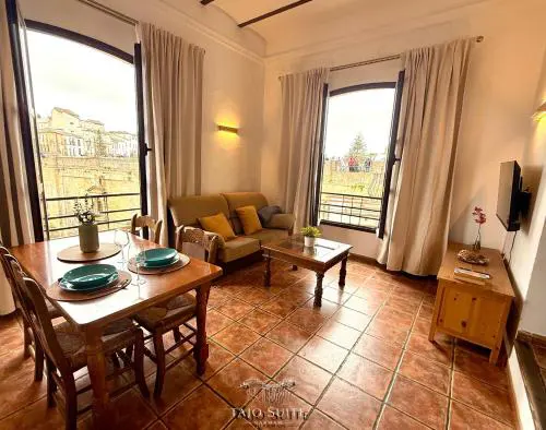 El Mirador, Tajo Suite Garmam