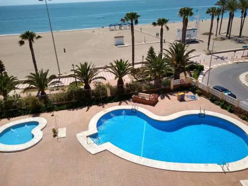APARTAMENTO ROMANILLA FRENTE AL MAR