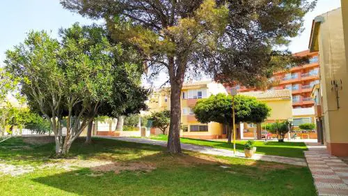 Atractivo apartamento en la playa con parking
