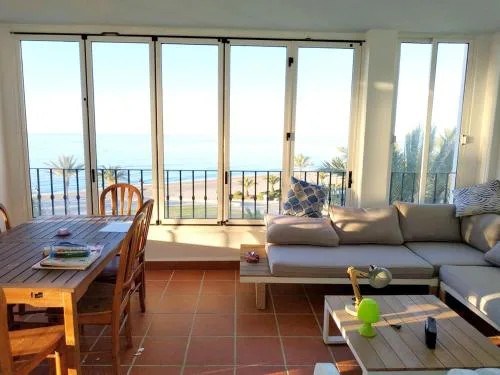 Spacious house in Roquetas de Mar, 140 m², shared pool