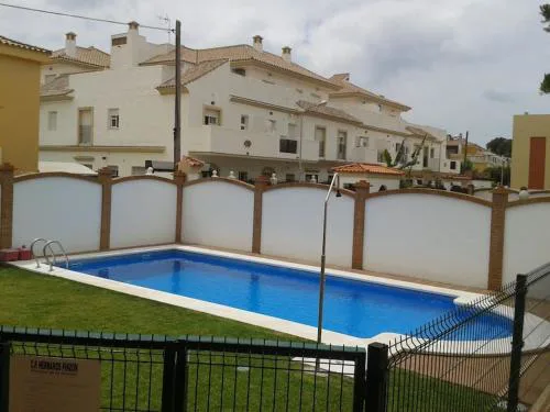 Piscina y garaje a 300 m de playa OJO VER CORREO NO DESEADO SI NO LLEGA RESPUESTA