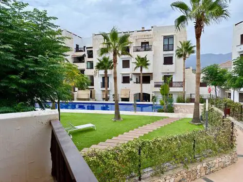 Nuevo Oasis con parking, piscina y cargador de VE