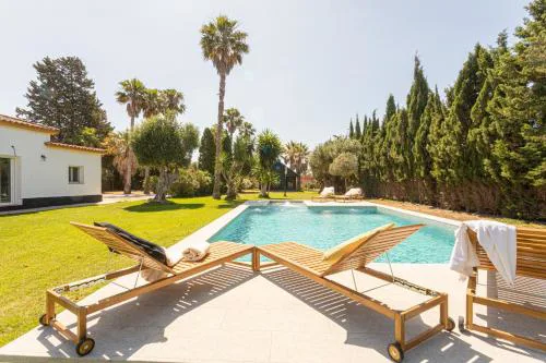 Jardines Fenicios Luxurious and Spacious Villa