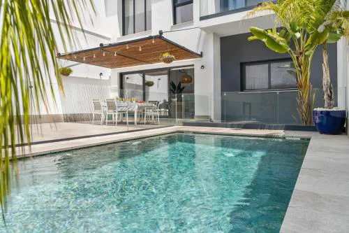 Oasis house