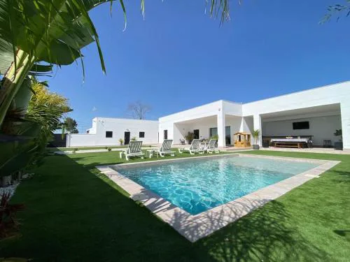 Villa con piscina Camino Doñana