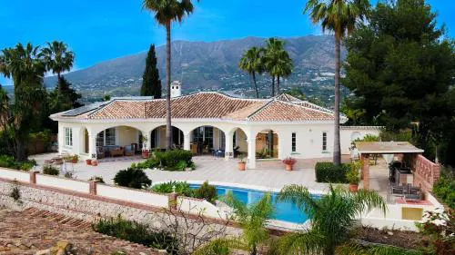 Luxury villa overlooking Fuengirola - Ref 86