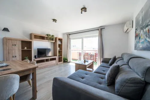 2 bedroom apartment with terrace and views