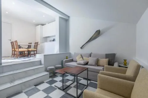 AoA Giralda Apartment