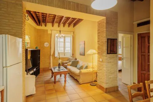 Bright Santa Cruz Apartment - Historic Center - WiFi & AC