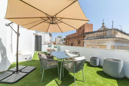 BS Brand New Triplex Private terrace downtown Parking