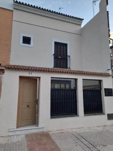 CASA INDEPENDIENTE EN NERVION JUNTO A PARADA DEL METRO
