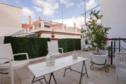 Castilla Triana Courtyard by Valcambre