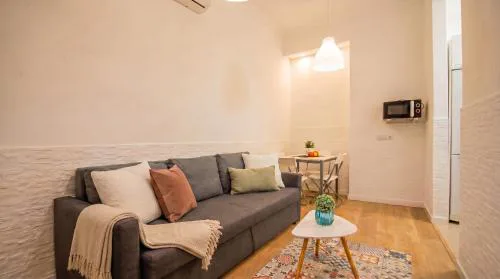 City-center stay - AC comfort & fast WiFi