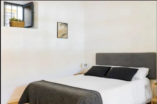 Conde Suite Courtyard by Valcambre