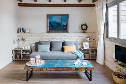 Disfruta del sol de Triana desde este acogedor y original piso con gran terraza
