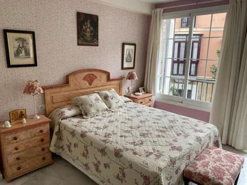 downtown cozy apartment for four