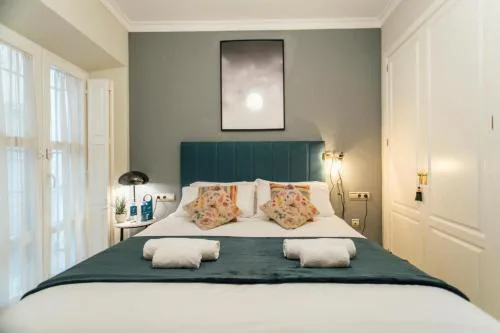 Exclusive duplex- 1Bd 1Bth- Cathedral of Seville