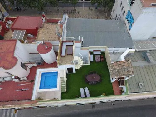 Gran casa con piscina , centro de sevilla .Vistas