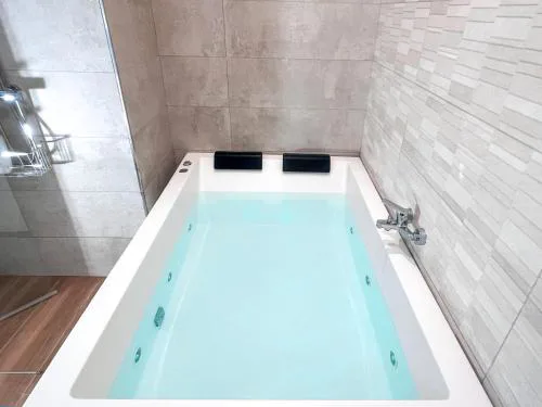 ISG Apartments Triana Jacuzzi 2